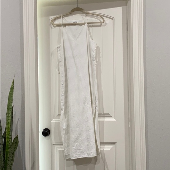 White mid length dress - Picture 2 of 5